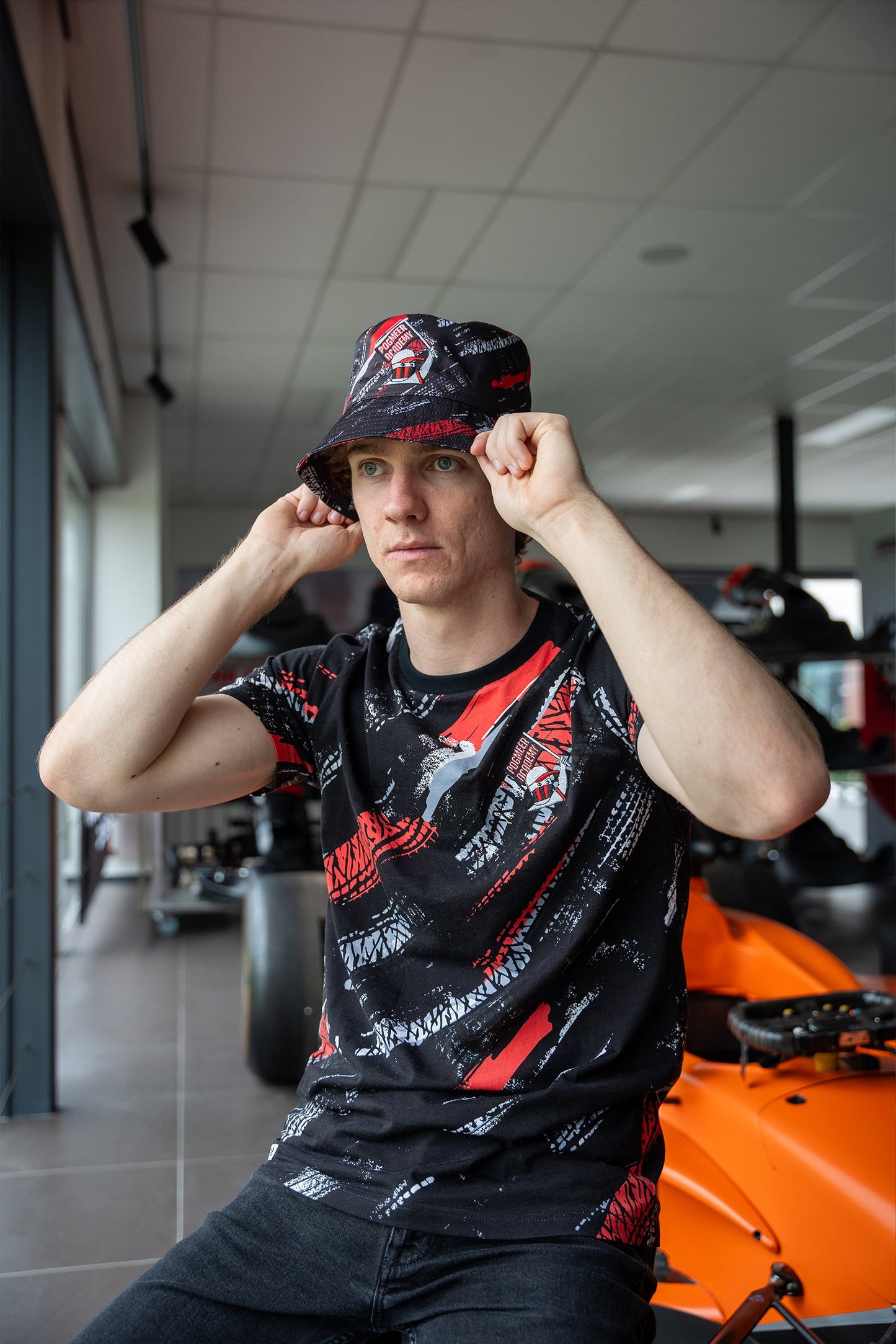 Bucket Hat - TRACKS - Black